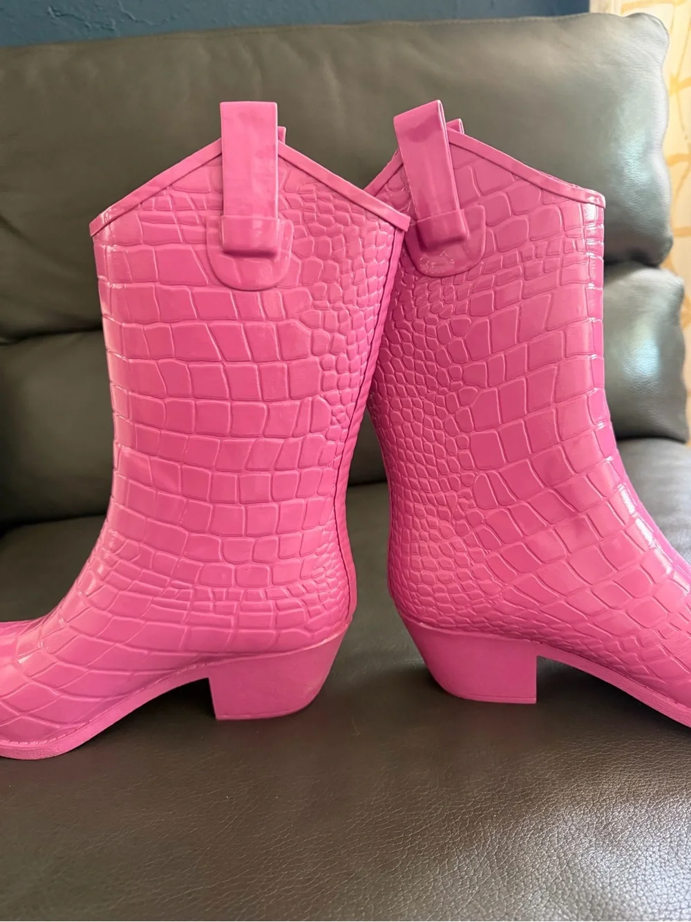 Women’s Pink Croc-Embossed Ankle Boots size 9